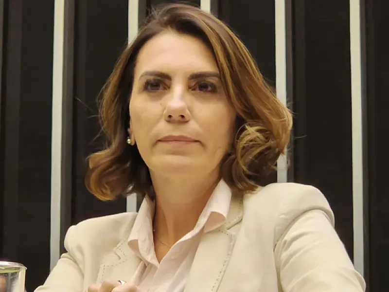 Deputada quer desburocratizar importação de medicamentos para doenças raras