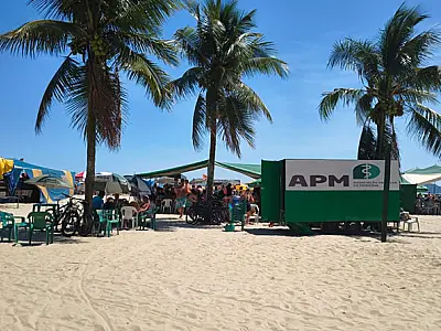 Estação Saúde leva ações de prevenção, esporte e cultura à praia de Santos