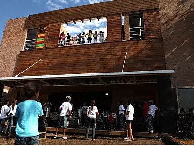 Arte no Dique abre inscrições para novas oficinas culturais, de teatro a gastronomia e inglês