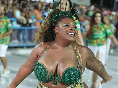 Jojo Todynho celebra nova silhueta cinco meses após bariátrica