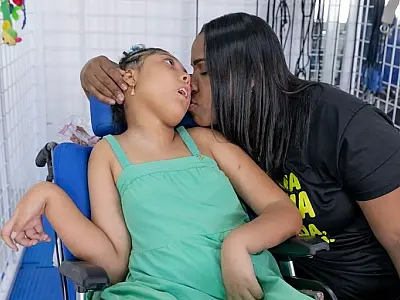 Famílias de crianças com Zika vírus começam a receber pensão vitalícia do Governo do Brasil