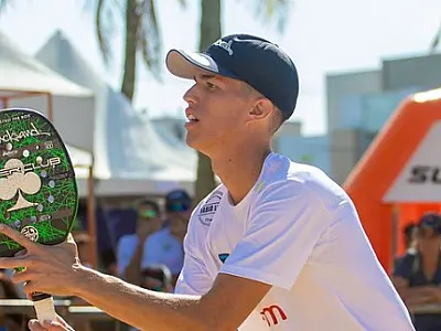 Atleta de Guarujá conquistou o Open ITF  BT100 de Beach Tênis em Belo Horizonte