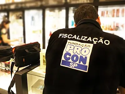 Procon alerta sobre cuidados sobre compra e consumo de bebidas adulteradas