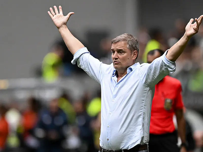 Santos avalia demissão do técnico Diego Aguirre após derrota na Vila