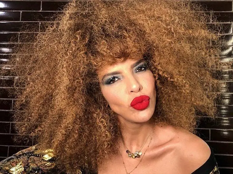 Santos recebe Vanessa da Mata com a turnê 'Todas Elas', no próximo dia 26