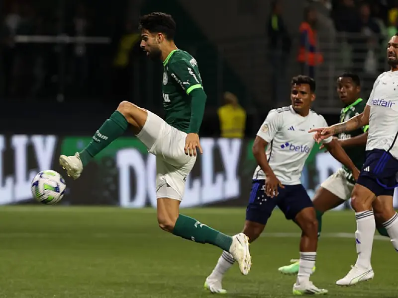 Palmeiras arranca vitória para assumir vice-liderança do Brasileiro