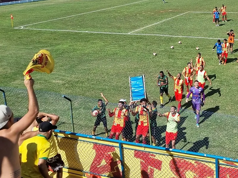 Jabaquara faz 3 a 0 no Ecus Suzano na Caneleira e segue na luta pela classificação na Segundona