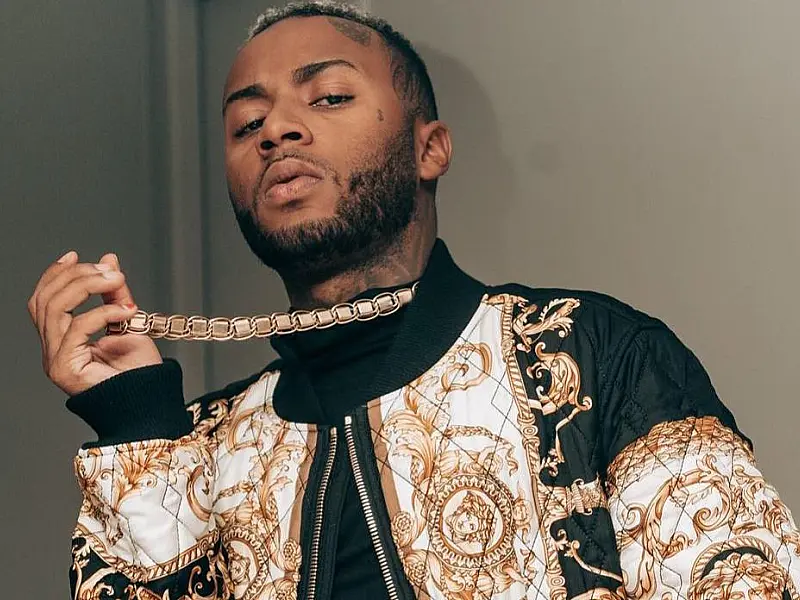 Polícia encontra espingarda e drogas na casa do rapper Orochi