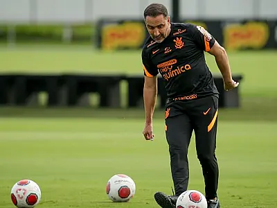 Ponte Preta luta contra rebaixamento contra o Corinthians, Vítor Pereira busca primeira vitória