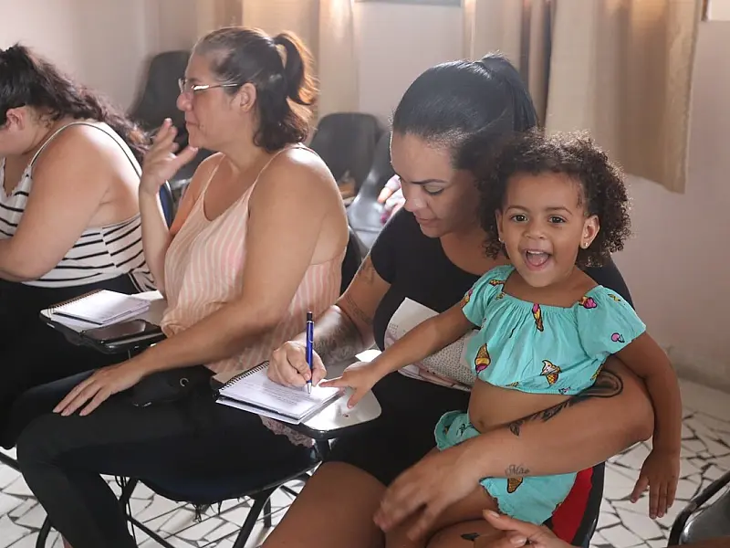 Mulheres atendidas pelos Cras recebem qualificação profissional