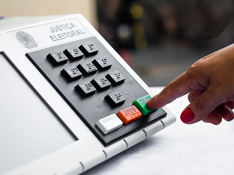 Mais de 330 mil brasileiros votarão em trânsito no primeiro turno