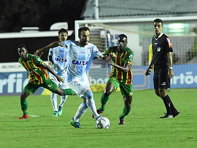 Promotoria apura grupo suspeito de pagar para jogadores fazerem pênalti em partidas da Série B