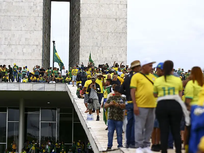 OEA manifesta apoio ao governo brasileiro e repudia ataques golpistas