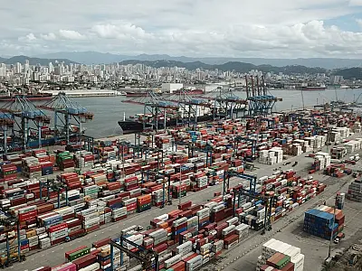 Guarujá oferece 50 bolsas para curso voltado à logística portuária