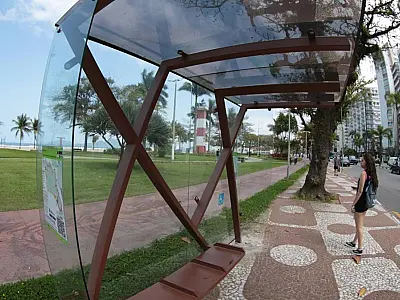 Canal 1, em Santos, começa a ganhar baias especiais nas paradas de ônibus