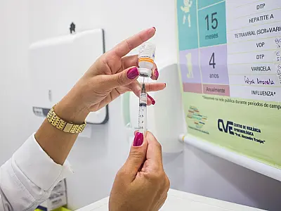 Nova sala de vacinação do posto do Brisamar Shopping é inaugurada