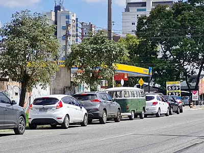 Litro da gasolina dispara em até 36,24% e preocupa moradores da Baixada Santista