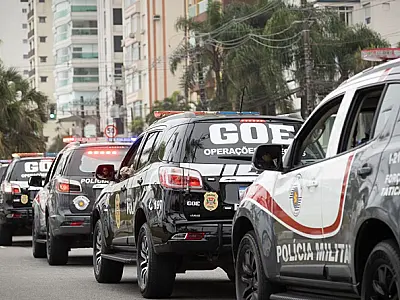 Polícia de SP realiza operação contra o crime organizado na Baixada Santista e capital