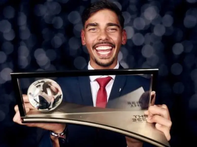 Vencedor do Puskás mudou de vida após golaço e vai jogar o Brasileirão