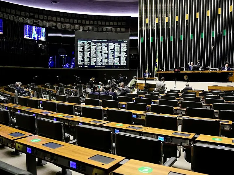 Câmara aprova PEC que derruba monopólio na fabricação de radiofármacos