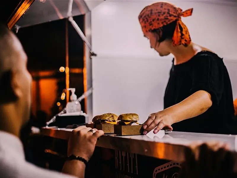 Food trucks se consolidam como alternativa promissora no setor de alimentação fora do lar