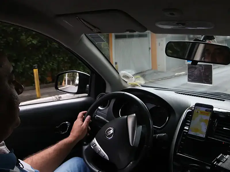 Uber: corridas devem ter ar-condicionado sem cobrança de taxa extra