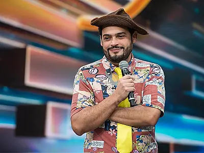 Matheus Ceará apresenta novo show de de humor em Guarujá, neste sábado (20)