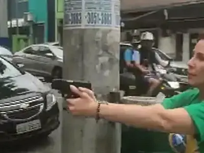 Homem que Zambelli perseguiu armada em rua de SP decide processá-la