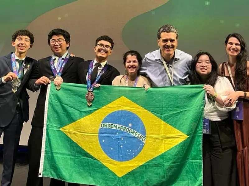 Três estudantes brasileiros retornam com medalhas da Olimpíada Internacional de Biologia