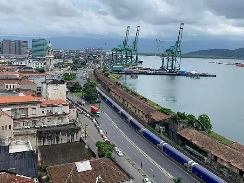 Santos debate desestatização do Porto com operadores e trabalhadores