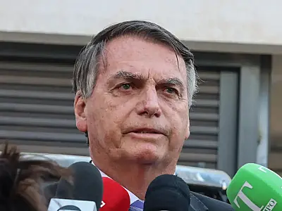 Saiba como funcionou fraude de cartão de vacina de Bolsonaro