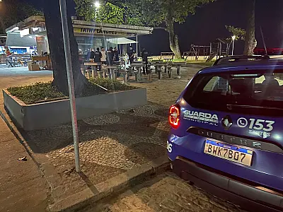 Guarda Municipal prende mulher por tráfico de drogas na orla de Santos
