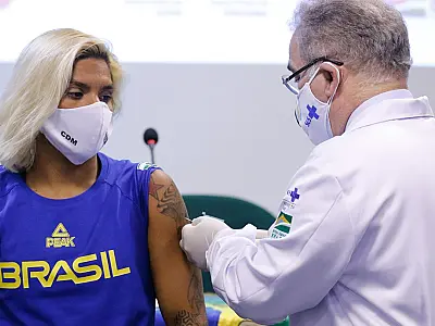 Ana Marcela Cunha ignora pressão para ganhar sua primeira medalha olímpica