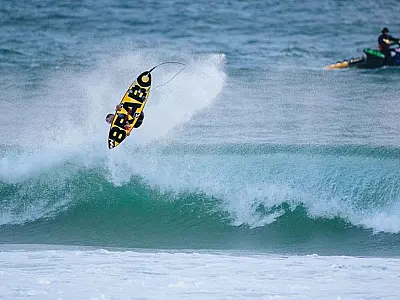 Brasil classifica 4 surfistas à próxima fase na etapa de Peniche