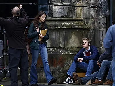 William e Kate aparecem nas primeiras imagens da 6ª temporada de 'The Crown'