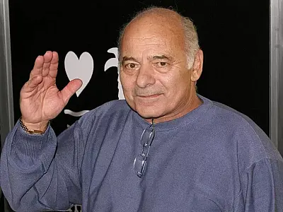 Morre Burt Young, ator indicado ao Oscar por viver Paulie em 'Rocky', aos 83 anos