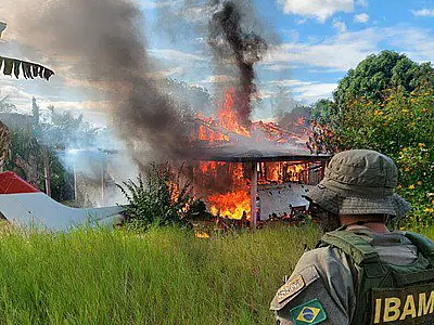 Ibama e PRF desmontaram mais de 190 acampamentos na TI Yanomami