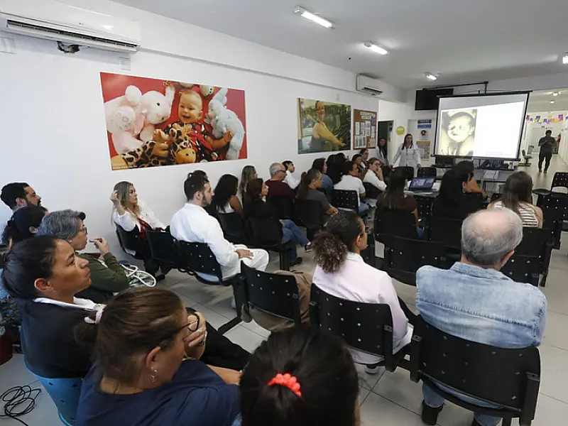 Prefeitura capacita profissionais de saúde sobre aleitamento materno