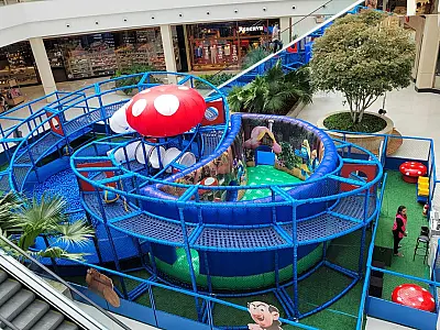 "Os Smurfs" é a atração de férias do Shopping Parque Balneário em Santos