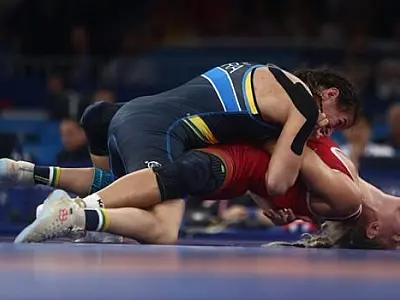 Giullia Penalber avança e luta pelo bronze no wrestling nesta sexta