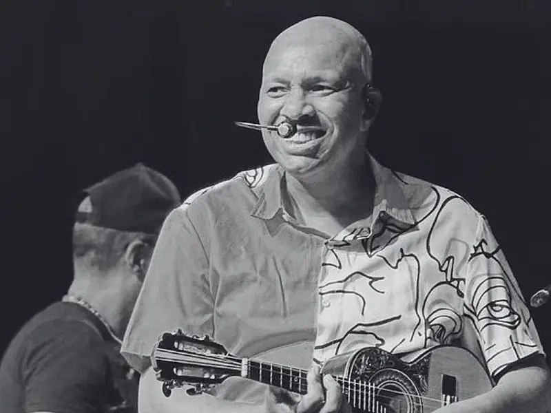 Morre Anderson Leonardo, vocalista do grupo de pagode Molejo, aos 51 anos