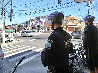 Guarda Civil Municipal de Guarujá detém indivíduos por roubo a major do Exército