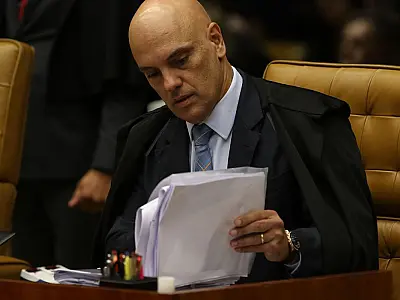 Moraes libera redes sociais do deputado eleito Nikolas Ferreira