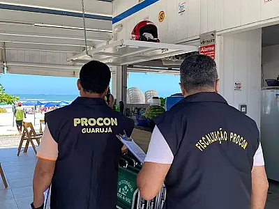 Guarujá realiza operação verão para fiscalizar consumação mínima nas praias