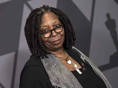 Em testamento de 2008, atriz Whoopi Goldberg veta holograma dela após morte