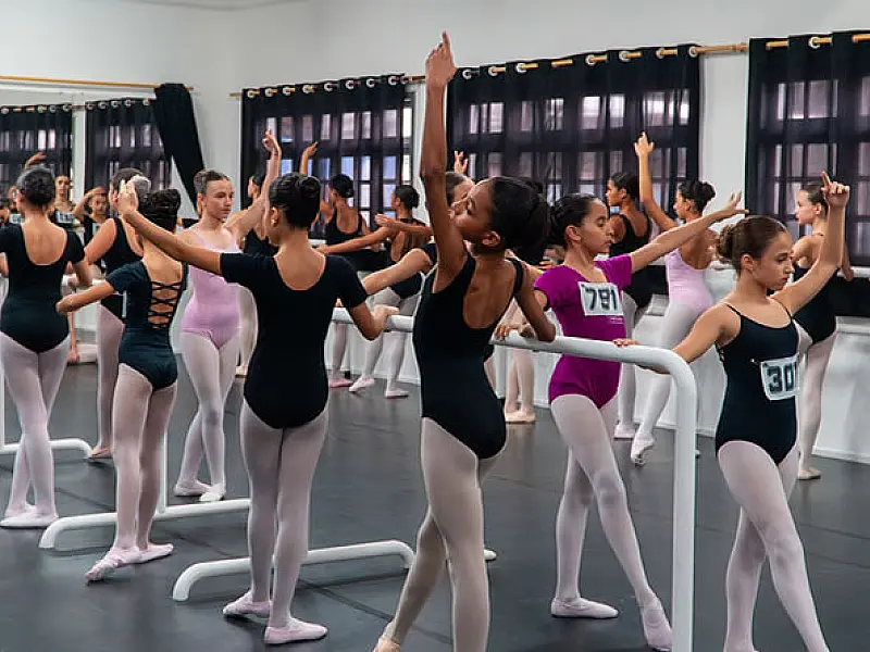 Bailarinas de Bertioga disputam renomado festival internacional de dança em São Paulo