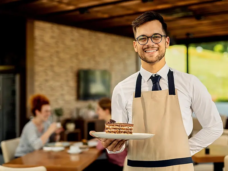 São Vicente abre vagas gratuitas para curso de Chefe de Garçons