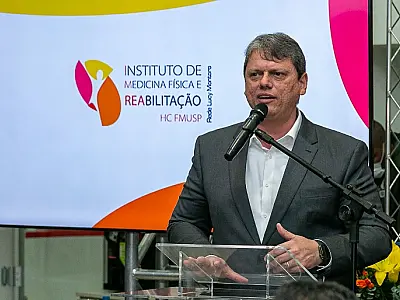 Governo de SP firma acordo para pesquisa científica com exoesqueleto robótico