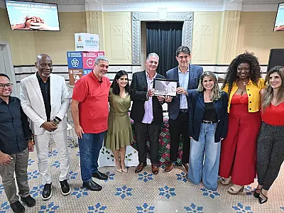Santos entrega mais um selo de Empresa Parceira da Igualdade Racial