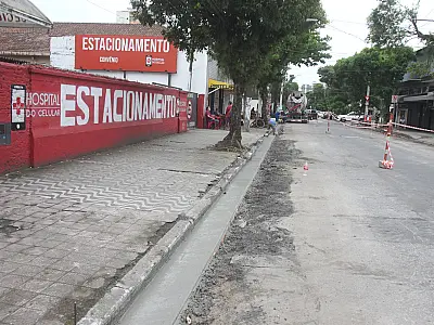 Serviços de melhorias chegam a sexta rua no bairro Aparecida, em Santos